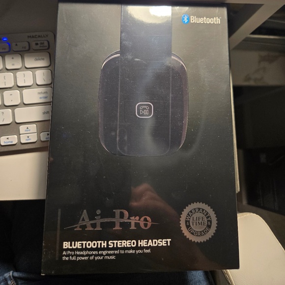 AI Pro Bluetooth Headset LIFETIME WARRANTY INCLUDED - Picture 1 of 4